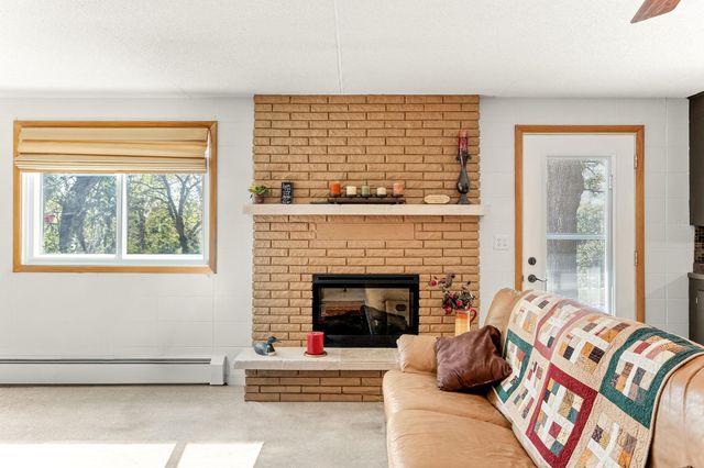 1800 Hiawatha Court NE, Rochester, MN 55906