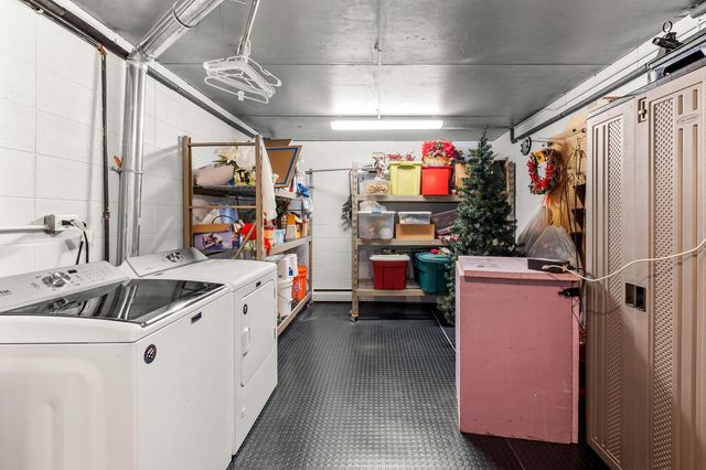 1800 Hiawatha Court NE, Rochester, MN 55906