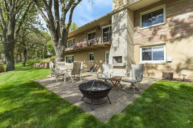 1800 Hiawatha Court NE, Rochester, MN 55906