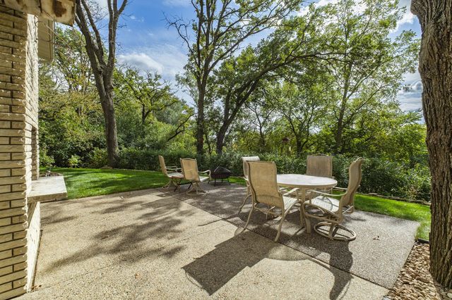 1800 Hiawatha Court NE, Rochester, MN 55906