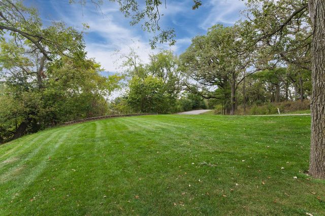 1800 Hiawatha Court NE, Rochester, MN 55906