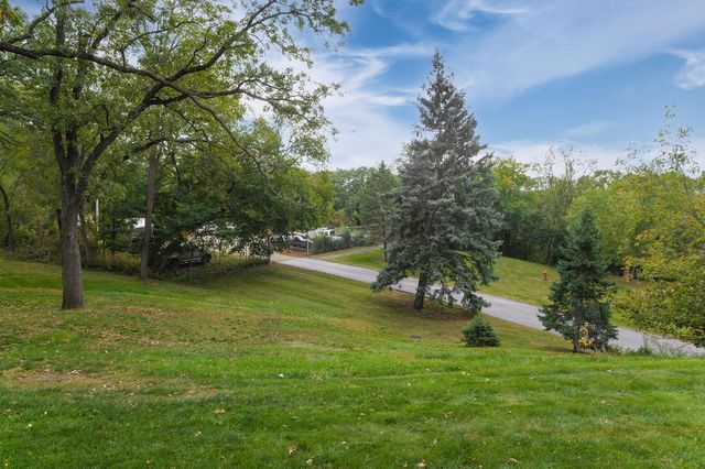 1800 Hiawatha Court NE, Rochester, MN 55906