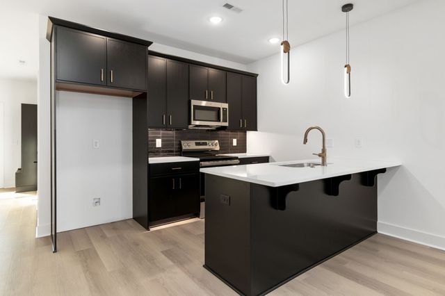 14 HOLLAND PARK WEST, Clarksville, TN 37043