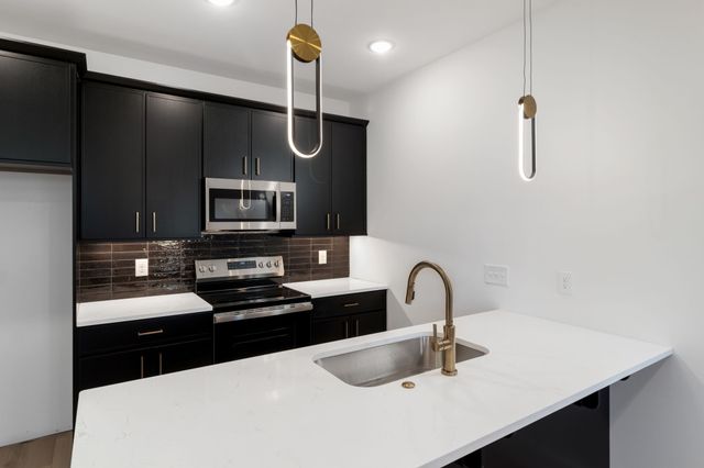 14 HOLLAND PARK WEST, Clarksville, TN 37043