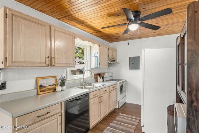 65 Sparrow Circle, Sanford, NC 27332