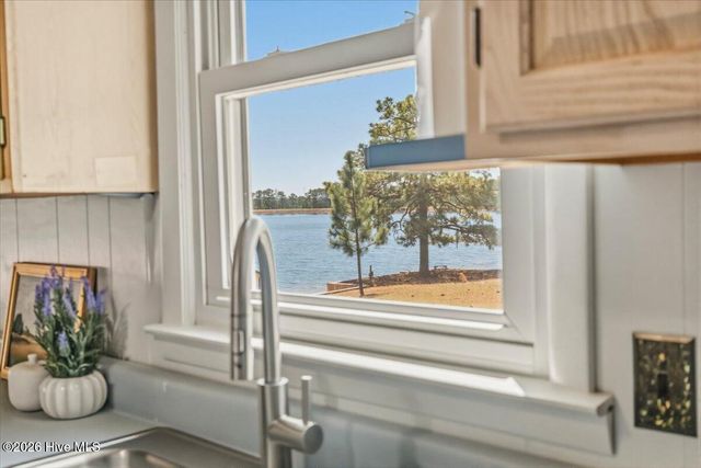 65 Sparrow Circle, Sanford, NC 27332