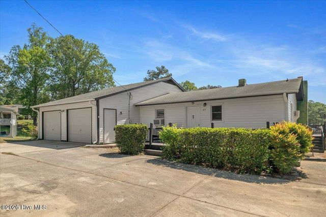 65 Sparrow Circle, Sanford, NC 27332