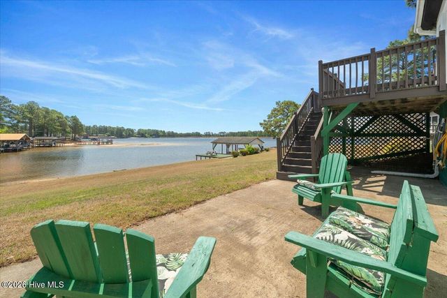 65 Sparrow Circle, Sanford, NC 27332