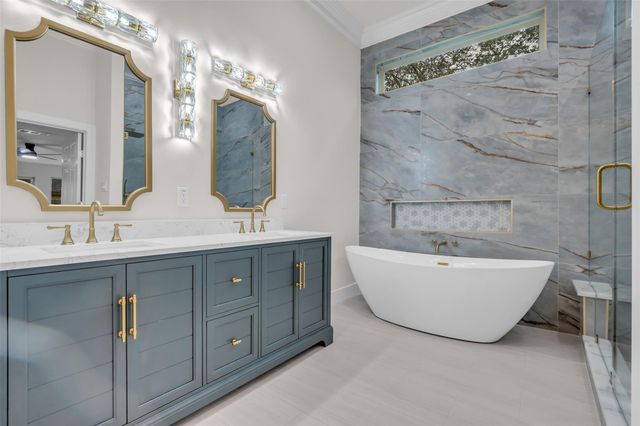 4 N Autumnwood Way, The Woodlands, TX 77380