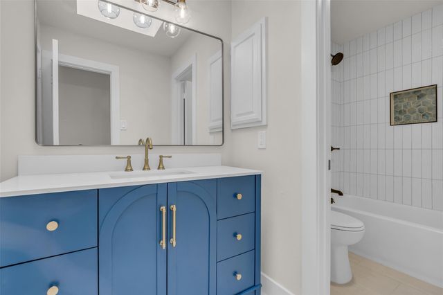 4 N Autumnwood Way, The Woodlands, TX 77380