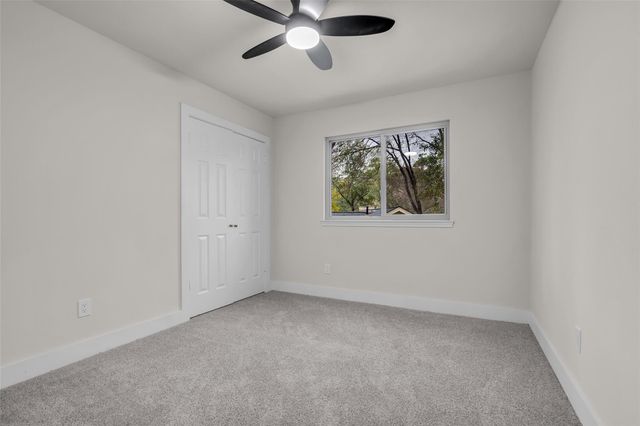 4 N Autumnwood Way, The Woodlands, TX 77380