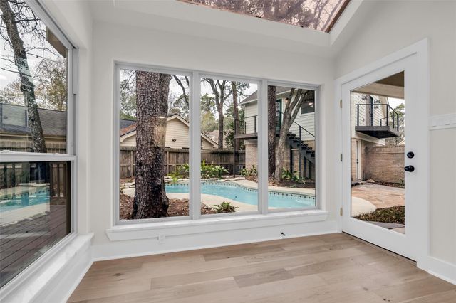 4 N Autumnwood Way, The Woodlands, TX 77380