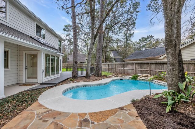 4 N Autumnwood Way, The Woodlands, TX 77380