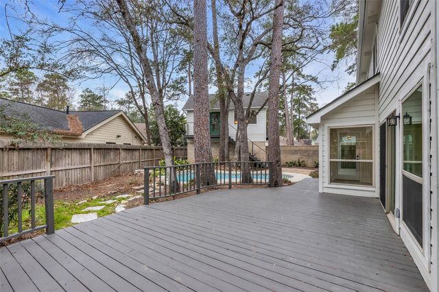 4 N Autumnwood Way, The Woodlands, TX 77380