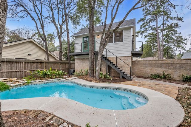 4 N Autumnwood Way, The Woodlands, TX 77380