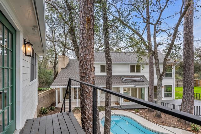 4 N Autumnwood Way, The Woodlands, TX 77380