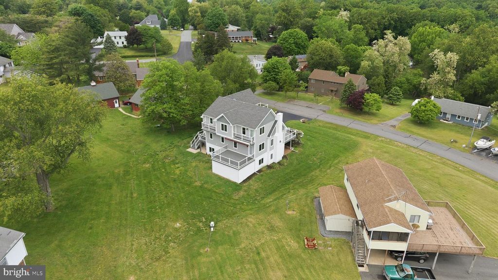 Image 19 of property listing at 160 CLIFFVIEW DR, North East, MD 21901