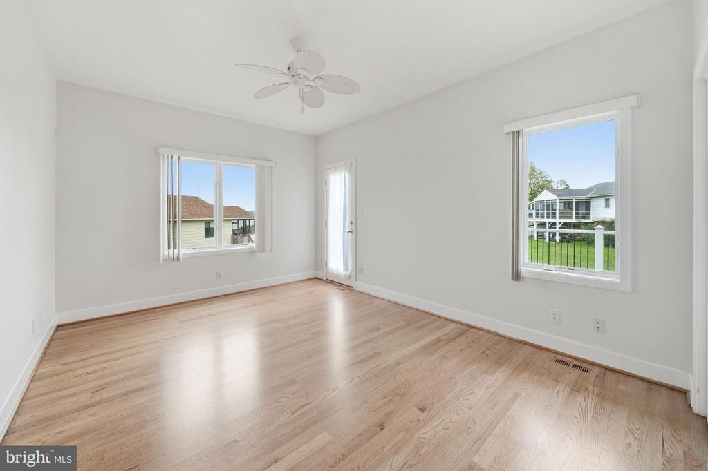 Image 31 of property listing at 160 CLIFFVIEW DR, North East, MD 21901