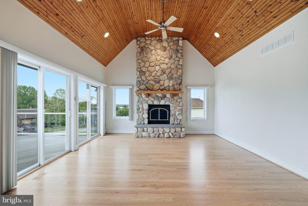 Image 47 of property listing at 160 CLIFFVIEW DR, North East, MD 21901