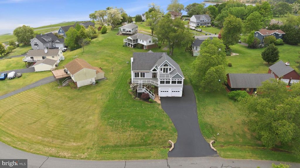 Image 6 of property listing at 160 CLIFFVIEW DR, North East, MD 21901