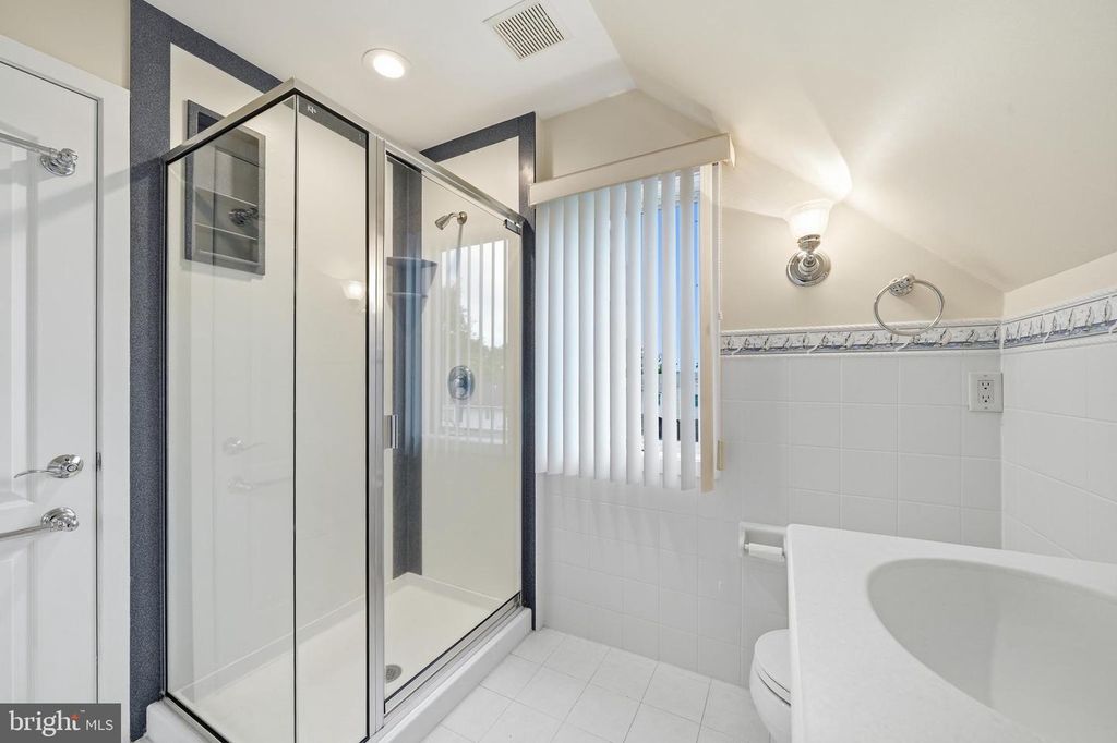 Image 78 of property listing at 160 CLIFFVIEW DR, North East, MD 21901