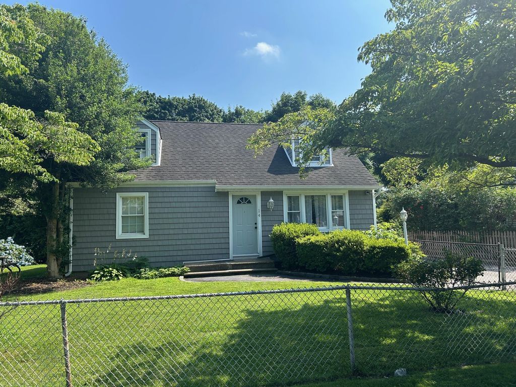 14 W. 16th W 16th, Huntington Station, NY 11746