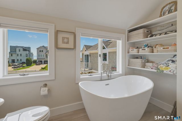 31 Sols Point Road, Clinton, CT 06413