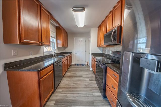 230 Chick Cove DR, Hardyville, VA 23070