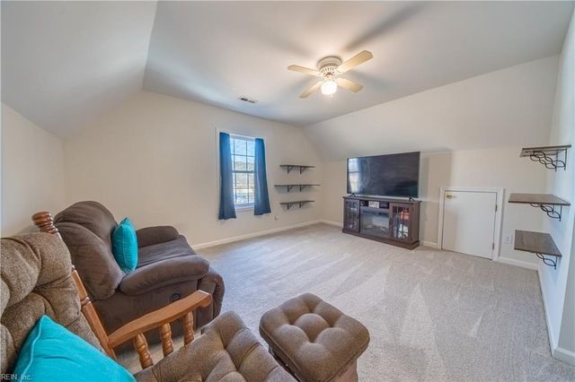 230 Chick Cove DR, Hardyville, VA 23070