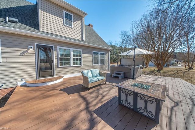 230 Chick Cove DR, Hardyville, VA 23070