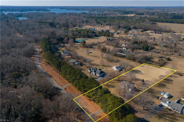 230 Chick Cove DR, Hardyville, VA 23070