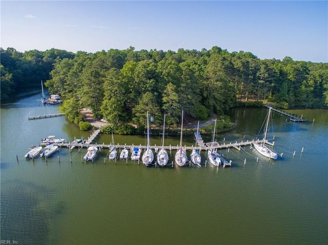 230 Chick Cove DR, Hardyville, VA 23070