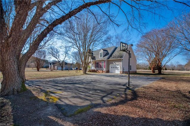 230 Chick Cove DR, Hardyville, VA 23070