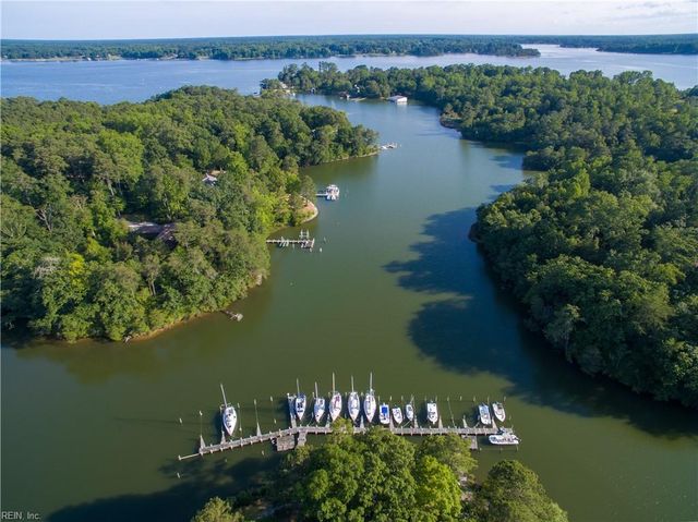 230 Chick Cove DR, Hardyville, VA 23070