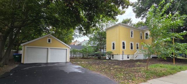 36 Mystic St, Medford, MA 02155