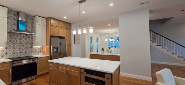36 Mystic St, Medford, MA 02155