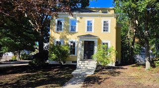 36 Mystic St, Medford, MA 02155