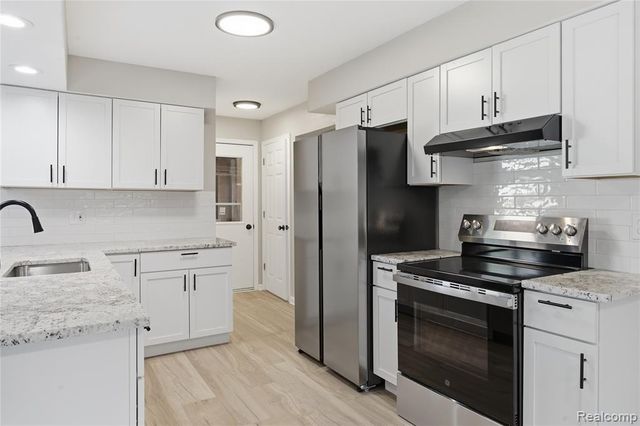 22104 Bernard Street, Taylor, MI 48180