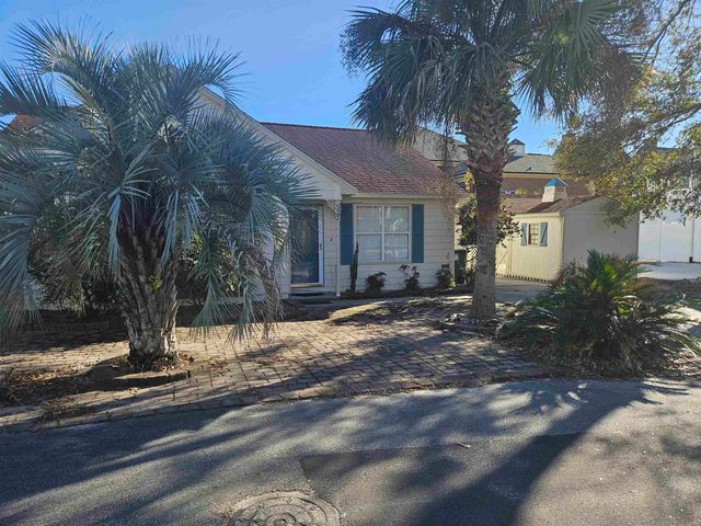 927 Edge Dr., North Myrtle Beach, SC 29582