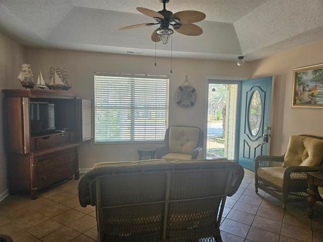 927 Edge Dr., North Myrtle Beach, SC 29582