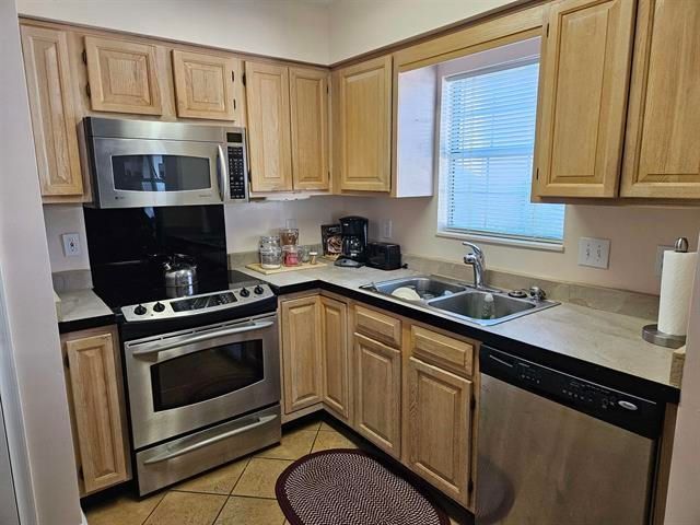 927 Edge Dr., North Myrtle Beach, SC 29582