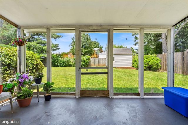 813 N ARGONNE AVE, Sterling, VA 20164
