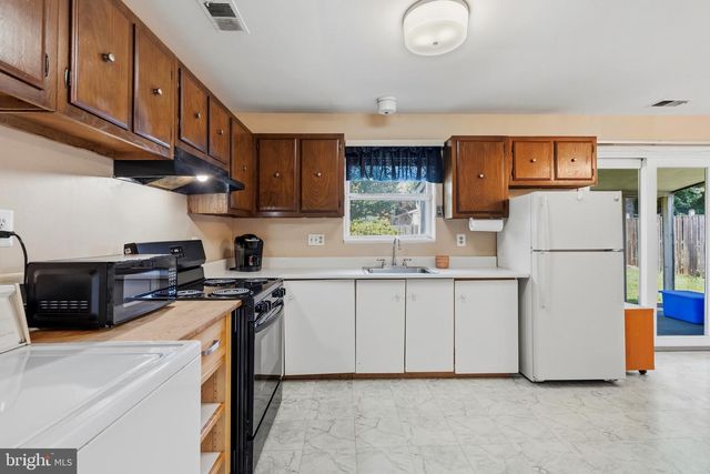 813 N ARGONNE AVE, Sterling, VA 20164