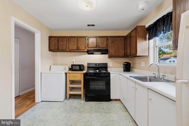 813 N ARGONNE AVE, Sterling, VA 20164