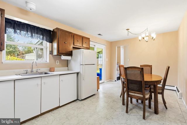 813 N ARGONNE AVE, Sterling, VA 20164