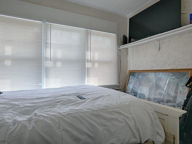 426 E CITRUS AVENUE, Eustis, FL 32726