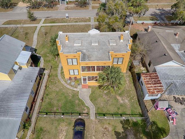 426 E CITRUS AVENUE, Eustis, FL 32726