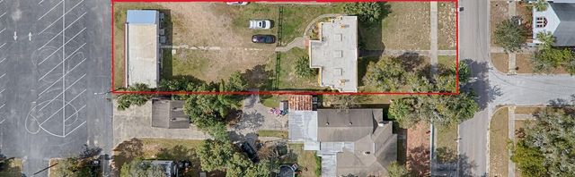 426 E CITRUS AVENUE, Eustis, FL 32726