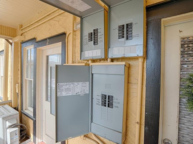 426 E CITRUS AVENUE, Eustis, FL 32726