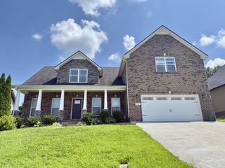 532 Larkspur Dr, Clarksville, TN 37043